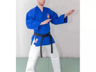 Traje Goshin con bordado.