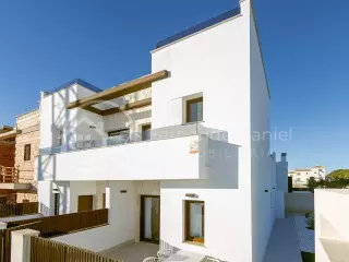 Casa tipo dúplex con 3 dormitorios en Vistabella
