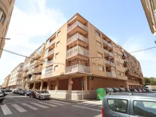 Piso de 3 dormitorios en zona Playa Acequión
