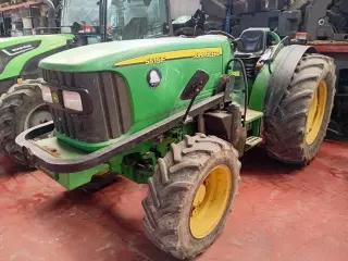 Tractor frutero JOHN DEERE 5515 F.