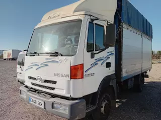 NISSAN ATLEON 110 CAJA FRUTERA O PAQUETERA.