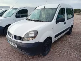 RENAULT KANGOO 1.5 DCI. con 5 plazas.
