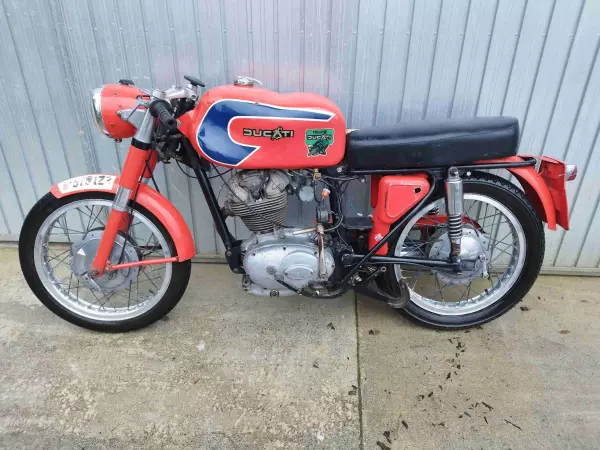 Ducati élite 200