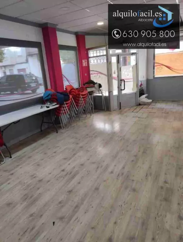 SE ALQUILA BAR EN ZONA FERIA- PILAR DE 75 METROS