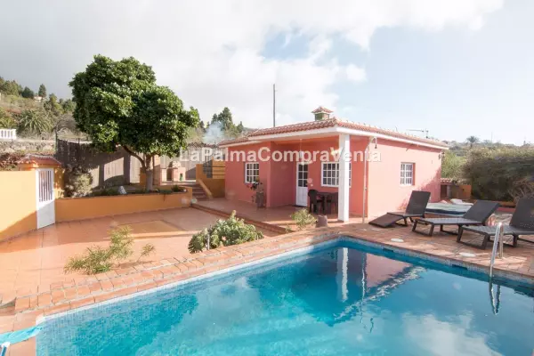 ID-330  Casa de campo con licencia para Vivienda Vacacional.