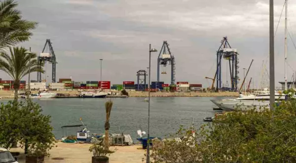 **VENTA CONTENEDORES MARÍTIMOS NUEVOS Y DE OCASIÓN**