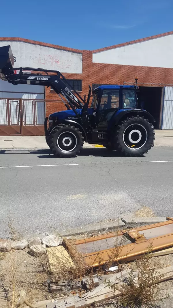PINTURA DE MAQUINARIA AGRICOLA
