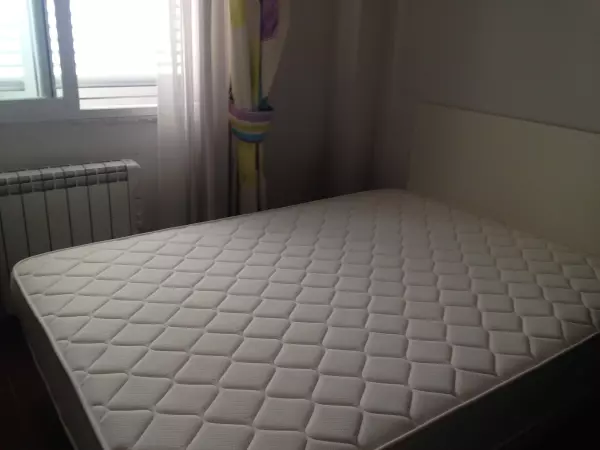 Vendo colchón sin estrenar y soporte
