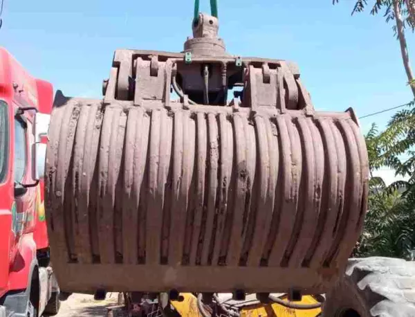 BIVALVA PARA EXCAVADORA O GRÚA.