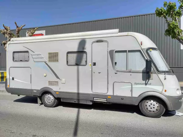 Vendo autocaravana HYMER B614