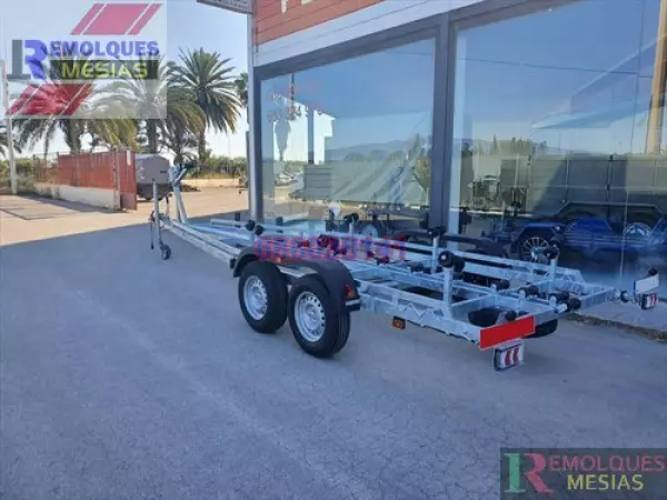 Remolque náutico de 7,5m modelo RP750