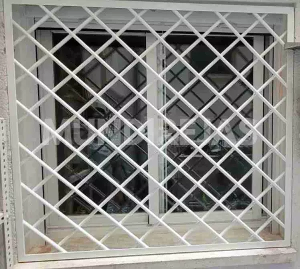 Reja fija en patios
