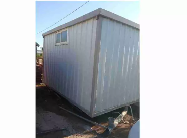 CASETA DE OBRAS CON BAÑO, DUCHA Y LABABO.