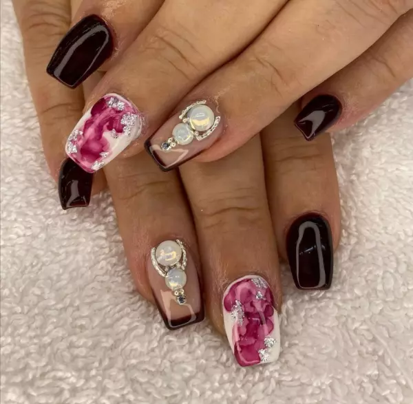 Sra STA. Cuidado de uñas