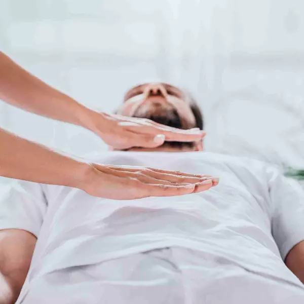 EXPERTA EN TERAPIA DE REIKI SANACION DEL DOLOR EMOCI