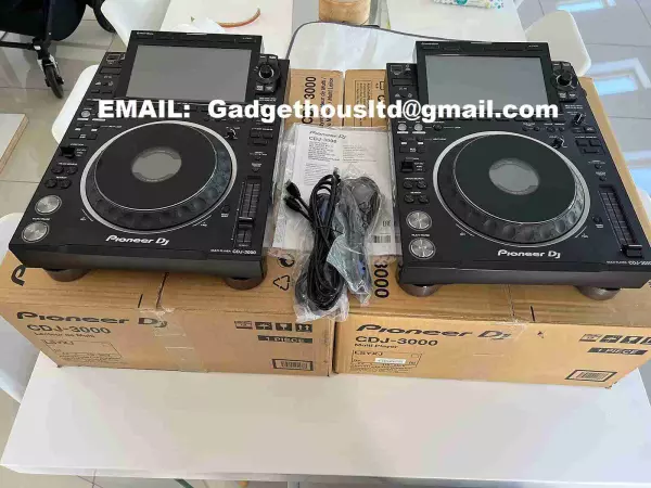 Pioneer CDJ-3000 Multi-Player / Pioneer DJM-A9 Mixer