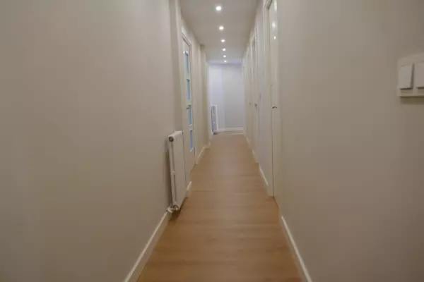 montador de suelos laminados