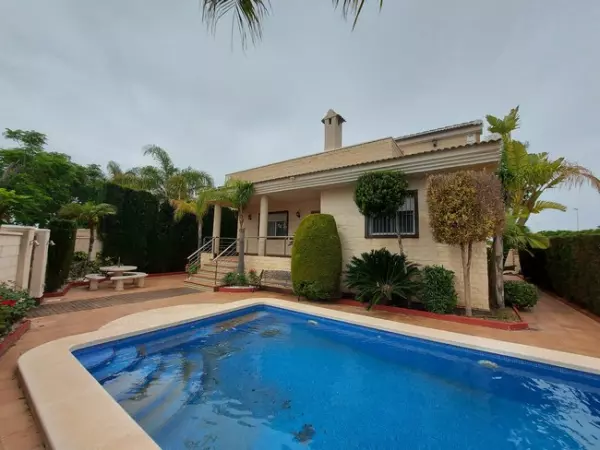 Chalet en Pilar de la Horadada