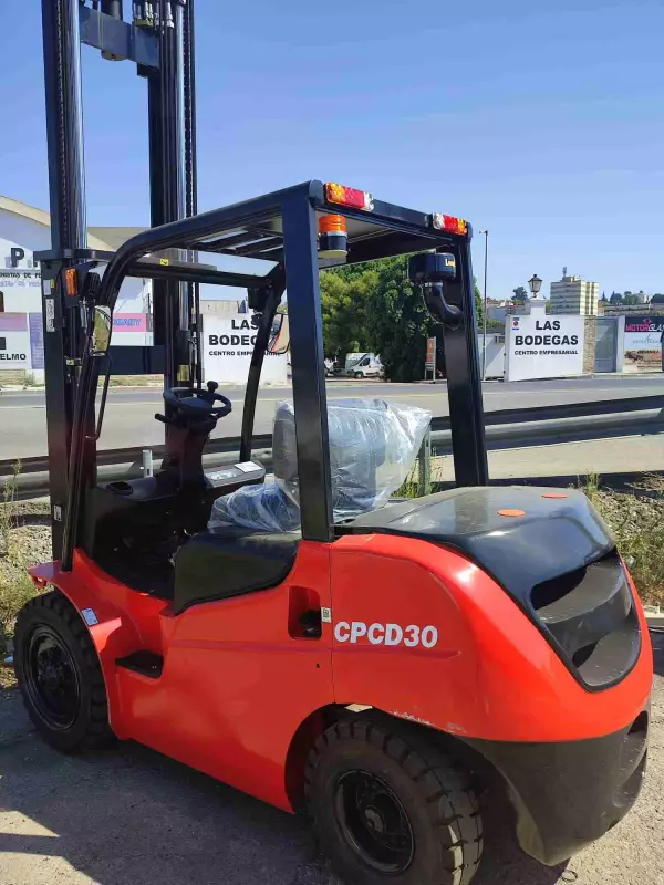 MAQUINA NUEVA A ESTRENAR PARA 3000 KG
