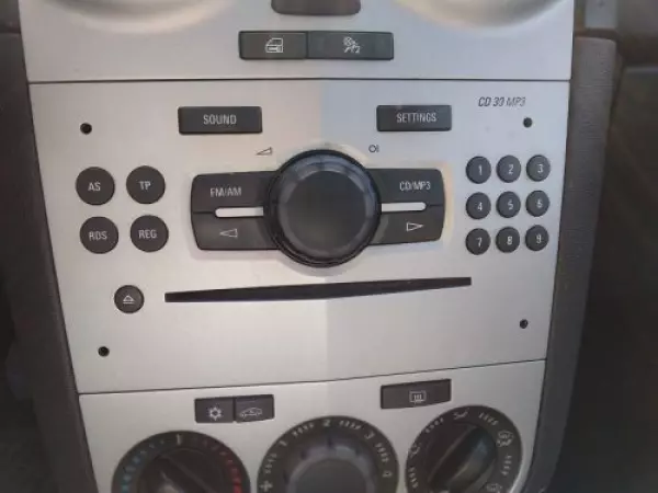 RADIO CD, CON MP3 PARA OPEL CORSA SPORT.