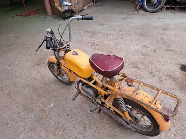 MOTO CLASICA MINI DUCATI DE 49 CC.