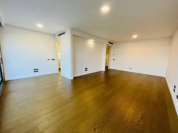 montador de suelos de maderas laminados vinilos spc