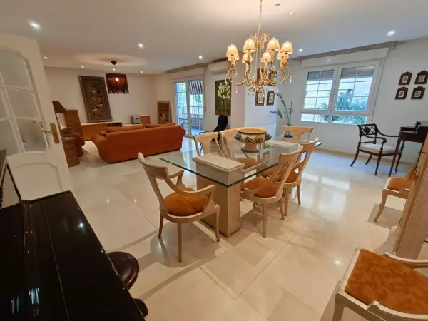 APARTAMENTO REFORMADO 4 HABITACIONES 2 BAÑOS EN CENTRO DE TORREVIEJA (ALICANTE)