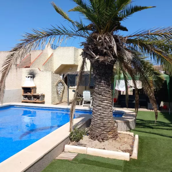 CHALET CON PISCINA PRIVADA A 5 MINUTOS DE LA PLAYA - ZONA ORIHUELA COSTA, LOS BALCONES -