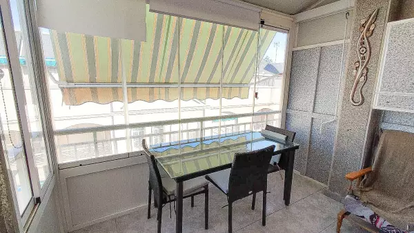 SE VENDE APARTAMENTO ATICO DE 1 HABITACION EN PLAYA DE LOS LOCOS TORREVIEJA (ALICANTE)