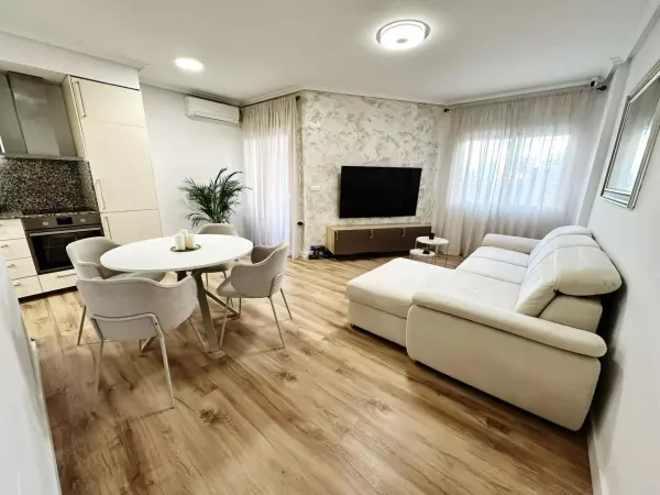 APARTAMENTO EN TORREVIEJA  2 HABITACIONES TOTALMENTE REFORMADO