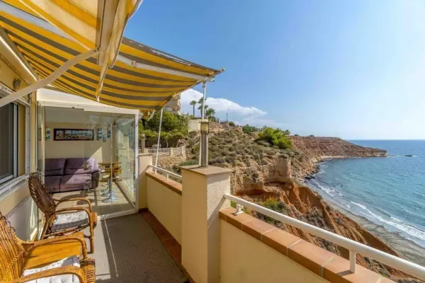 SE ALQUILA  APARTAMENTO CON VISTAS AL MAR EN ORIHUELA COSTA ( CAMPO AMOR-AGUA MARINA)