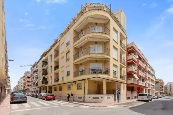 APARTAMENTO DE 3 HABITACIONES A 250 METROS DE LA PLAYA DEL CURA EN TORREVIEJA (ALICANTE)