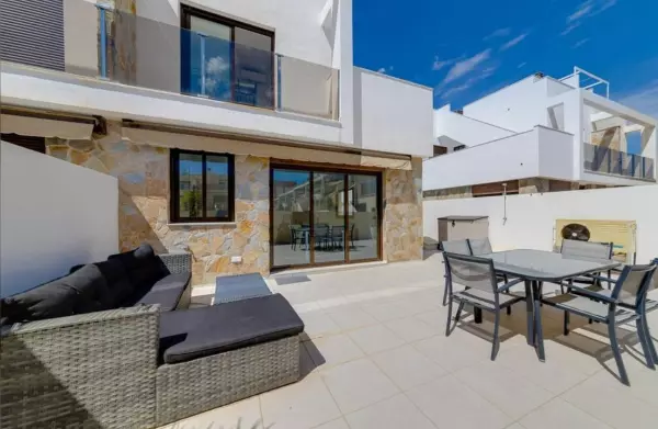 ADOSADO DE 3 HABITACIONES 2 BAÑOS EN ORIHUELA COSTA ( LOMAS DE CABO ROIG)