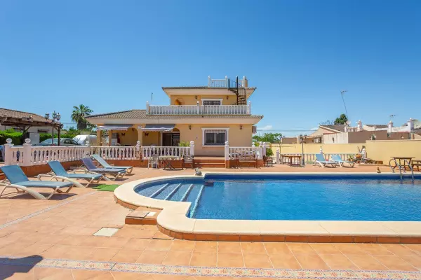 CHALET EN LOS BALCONES (TORREVIEJA) ALICANTE