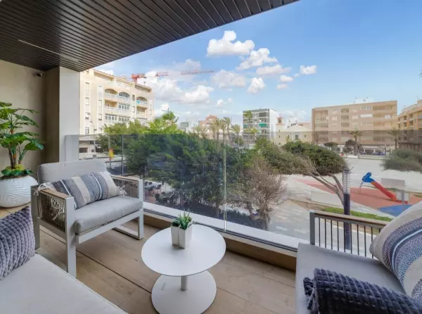 APARTAMENTO DE LUJO DE 3 HABITACIONES 3 BAÑOS EN PRIMERA LINEA DEL MAR EN LA MATA (TORREVIEJA)