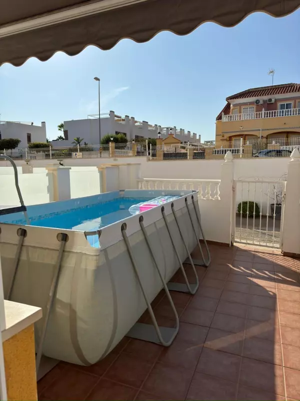 PRECIOSO ADOSADO DE 3 HABITACIONES 2 BAÑOS EN ORIHUELA COSTA (LA ZENIA)