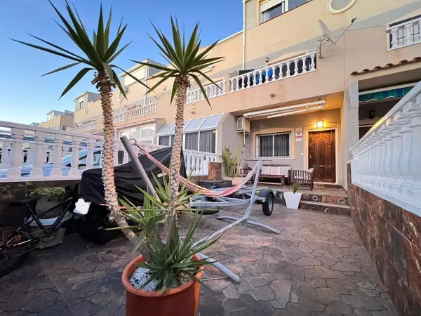 ADOSADO TRIPLEX EN PLAYA FLAMENCA! 3 HABITACIONES. 3 BAÑOS EN ORIHUELA COSTA ( ALICANTE)