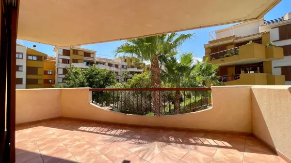 PRECIOSO APARTAMENTO A 150 METROS DEL MAR, CON PISCINA COMUNITARIA - ZONA PUNTA PRIMA -