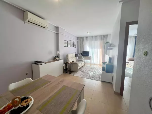 Apartamiento centrico de 3 habitaciones, sur. Solo 150m desde playa.