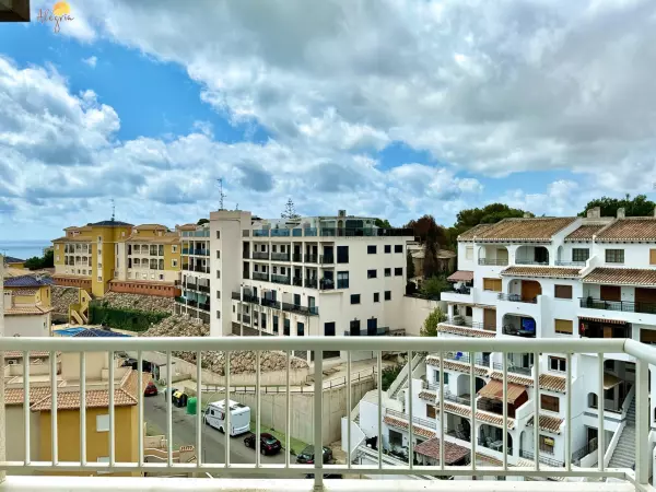 Ocasión! Fantastico apartamento completamente exterior  con increíbles panorámicas y al mar +Garaje