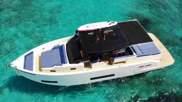 DE ANTONIO YACHTS D42