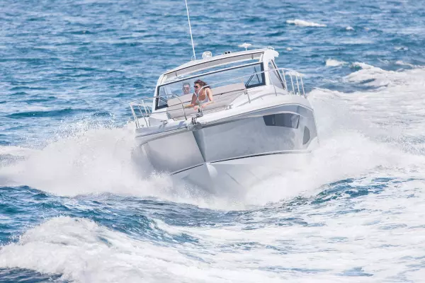Sealine S330 (NEW) - Sky View
