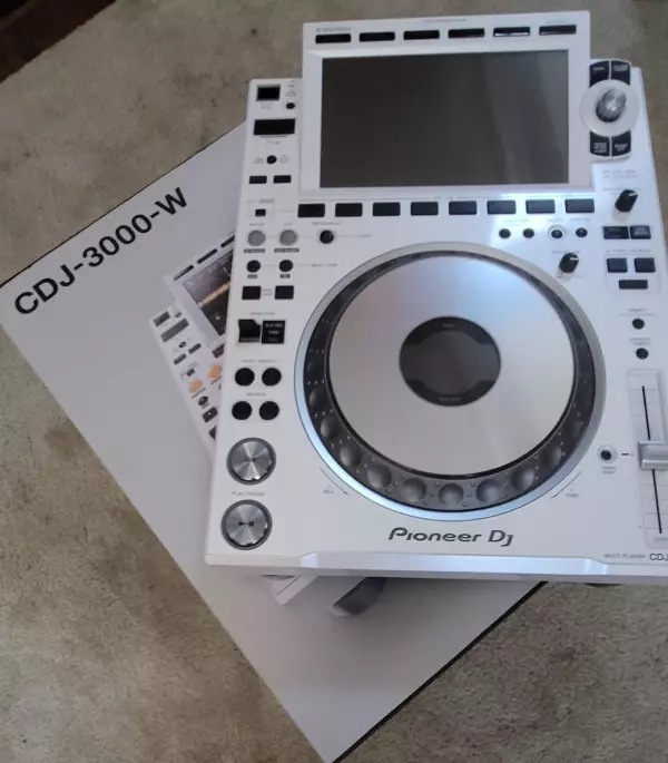 Pioneer CDJ-3000, Pioneer CDJ-2000NXS2, Pioneer DJM-900NXS2