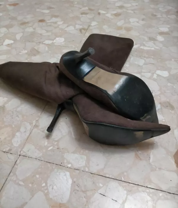 Se vende Botas Altas, color chocolate, numero 35