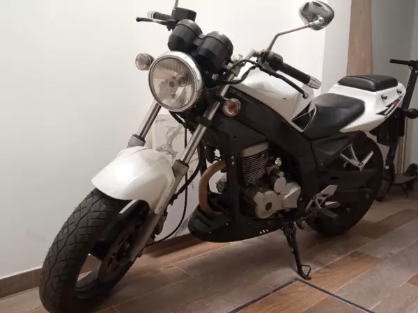 Daelim roadwin125