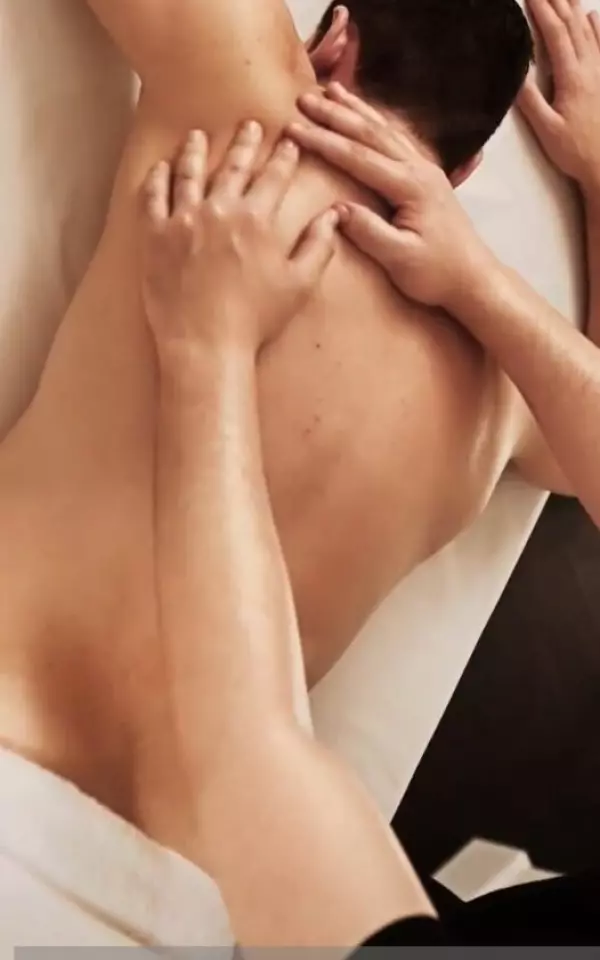 MASAJES RELAJANTES PARA HOMBRES MUJERRES PAREJAS CON PIEDRAS