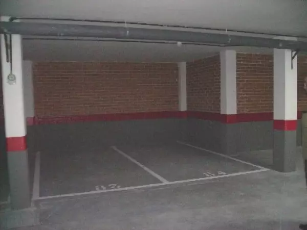 Vendo una plaza de garaje en la zona de Adelfas