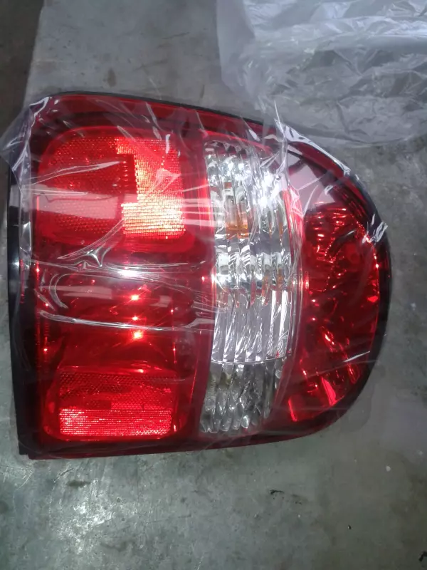 PILOTO TRASERO IZQUIERDO KIA SPORTAJE 0K08G51160A