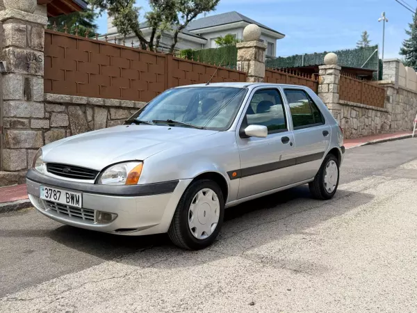 FORD FIESTA AÑO 2002 MUY CUIDADO