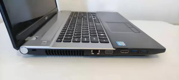 PORTÁTIL ACER DE 17 PULGADAS IDEAL COLE O TRABAJO